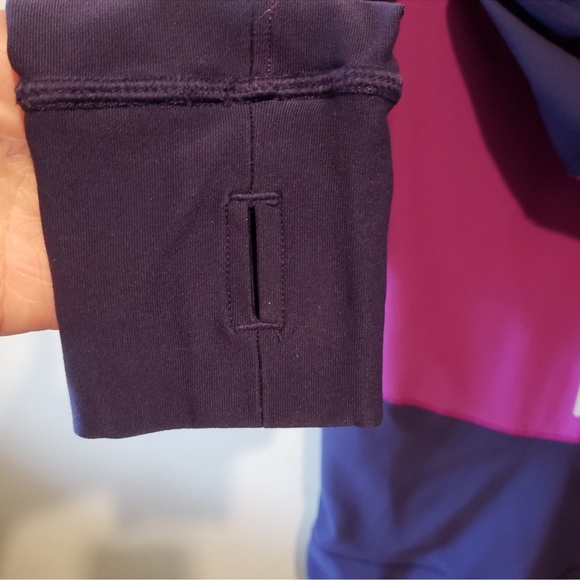 Women’s navy / violet DriFit Nike Jacket, M - Picture 4 of 10